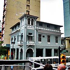 30 - Casa de la esquina (Guayaquil)