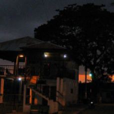 57 - Anochecer desde el malecón de Zapotillo y la cebichería Don Mechas (Ecuador, enero 2013)